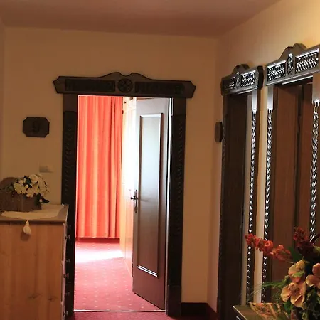 Alisander Hotel 3*