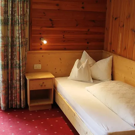 Alisander Hotel 3*
